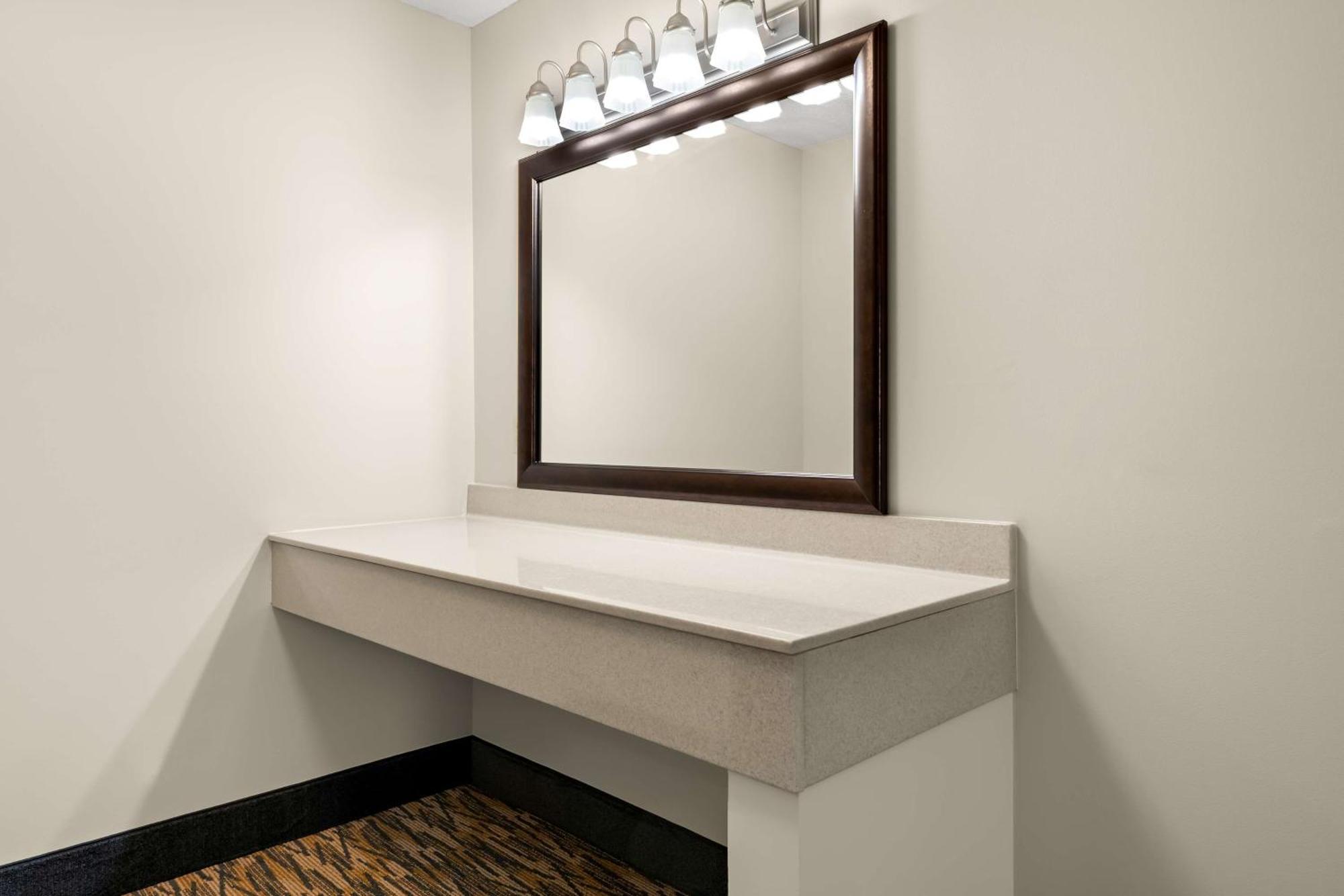 Best Western Inn Rice Lake Εξωτερικό φωτογραφία
