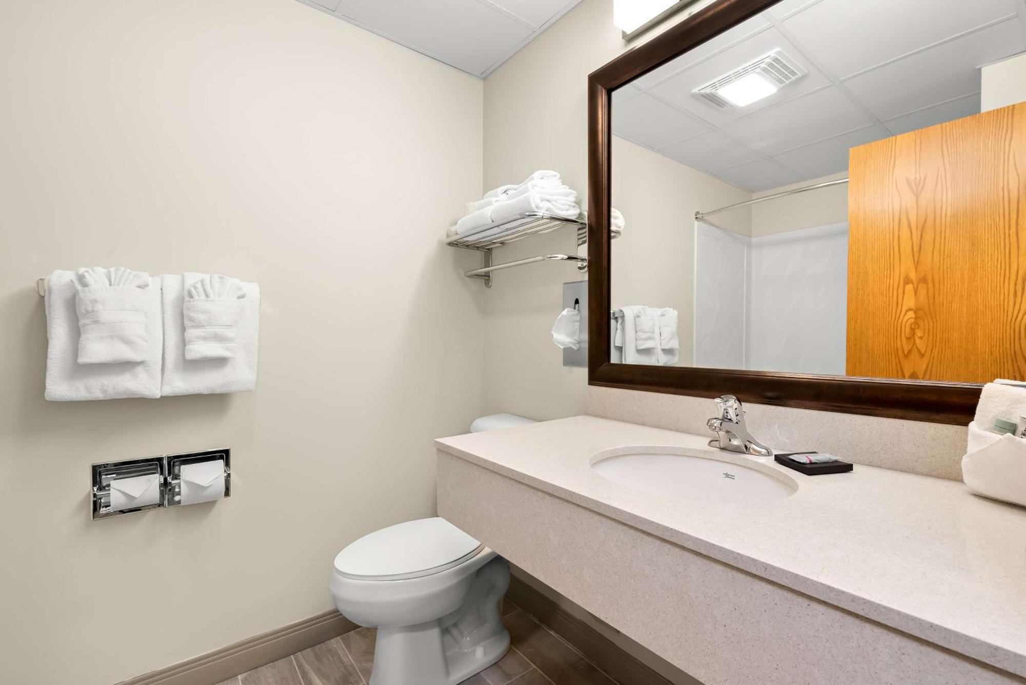 Best Western Inn Rice Lake Εξωτερικό φωτογραφία