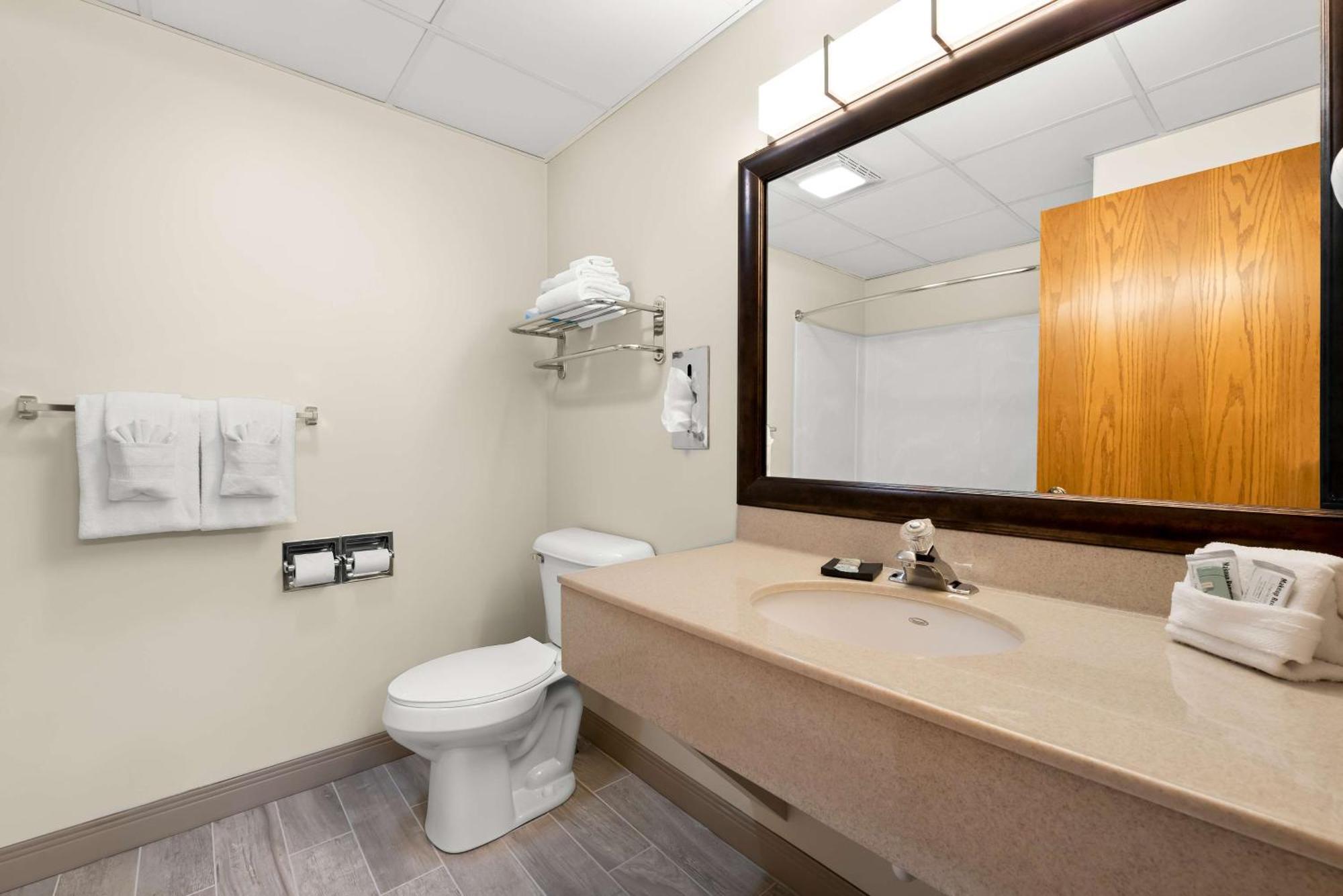 Best Western Inn Rice Lake Εξωτερικό φωτογραφία