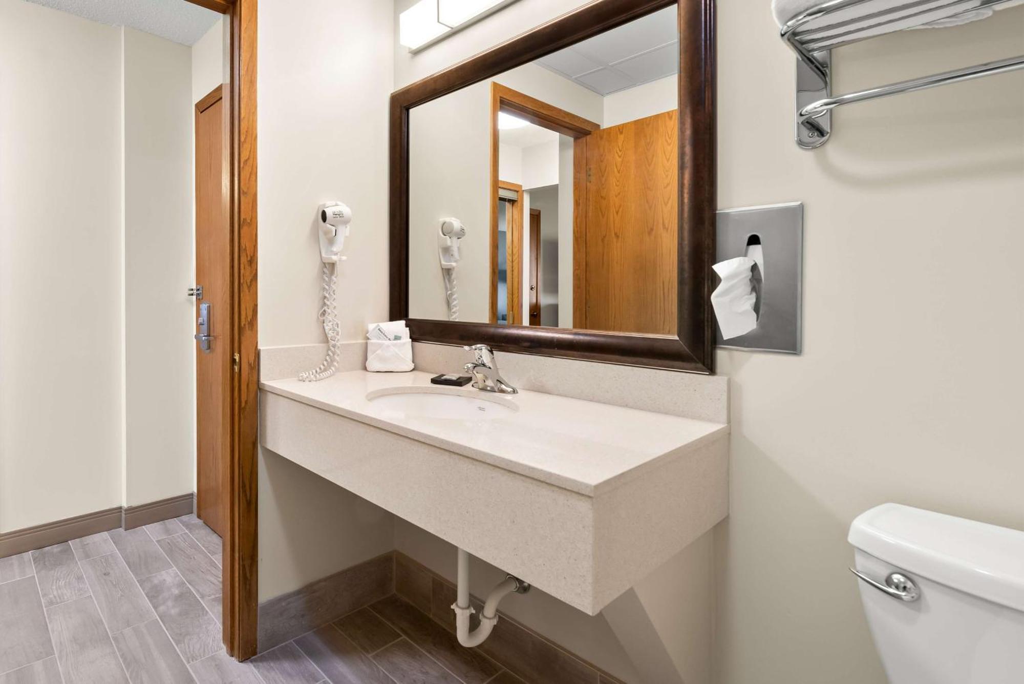 Best Western Inn Rice Lake Εξωτερικό φωτογραφία